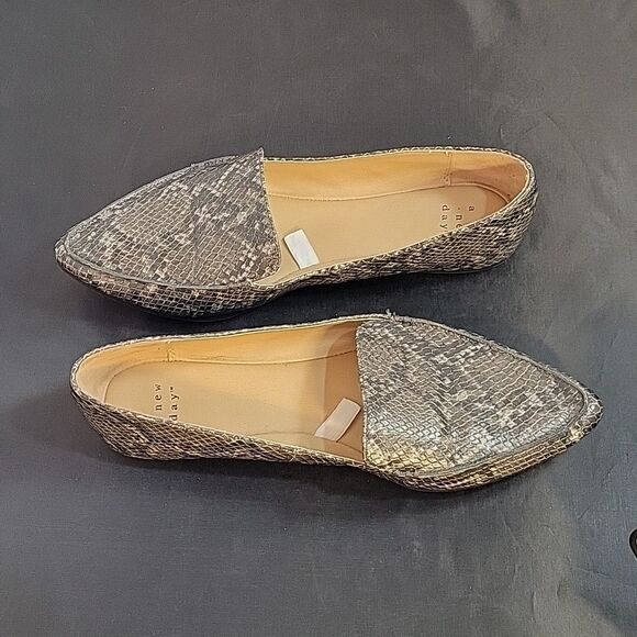 A.NEW DAY SNAKE SKIN POINTED TOE SLIP-ON WOMEN"S FLAT SHOE - Picture 14 of 15